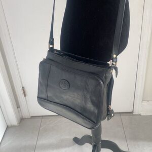 MOUFLON Made in Canada Black Leather shoulder bag wth many storage compartments